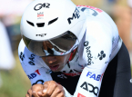 Den ecuadorianske cykelrytter Jhonatan Narv&aacute;ez fuldender hattrick ved Giro d'Italia, mens Eulalio fortsat f&oslash;rer