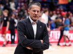Real Madrid Basketball "stj&aelig;ler" tr&aelig;ner Pedro Mart&iacute;nez fra Valencia Basket