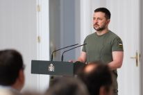 media/01/zelenskysaysukraine_4850173t.jpg