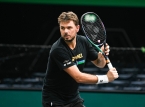 Stan Wawrinka modtager st&aring;ende ovation og gave fra Berrettini efter den sidste Wimbledon-kamp