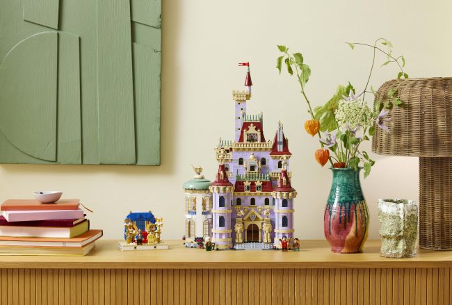 Lego og Disney slår sig endnu en gang sammen om Skønheden og Udyret slotssæt
