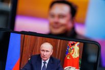 media/14/putinhailselon_4531413t.jpg