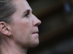 Mette Frederiksen tr&aelig;der tilbage efter valgnederlag