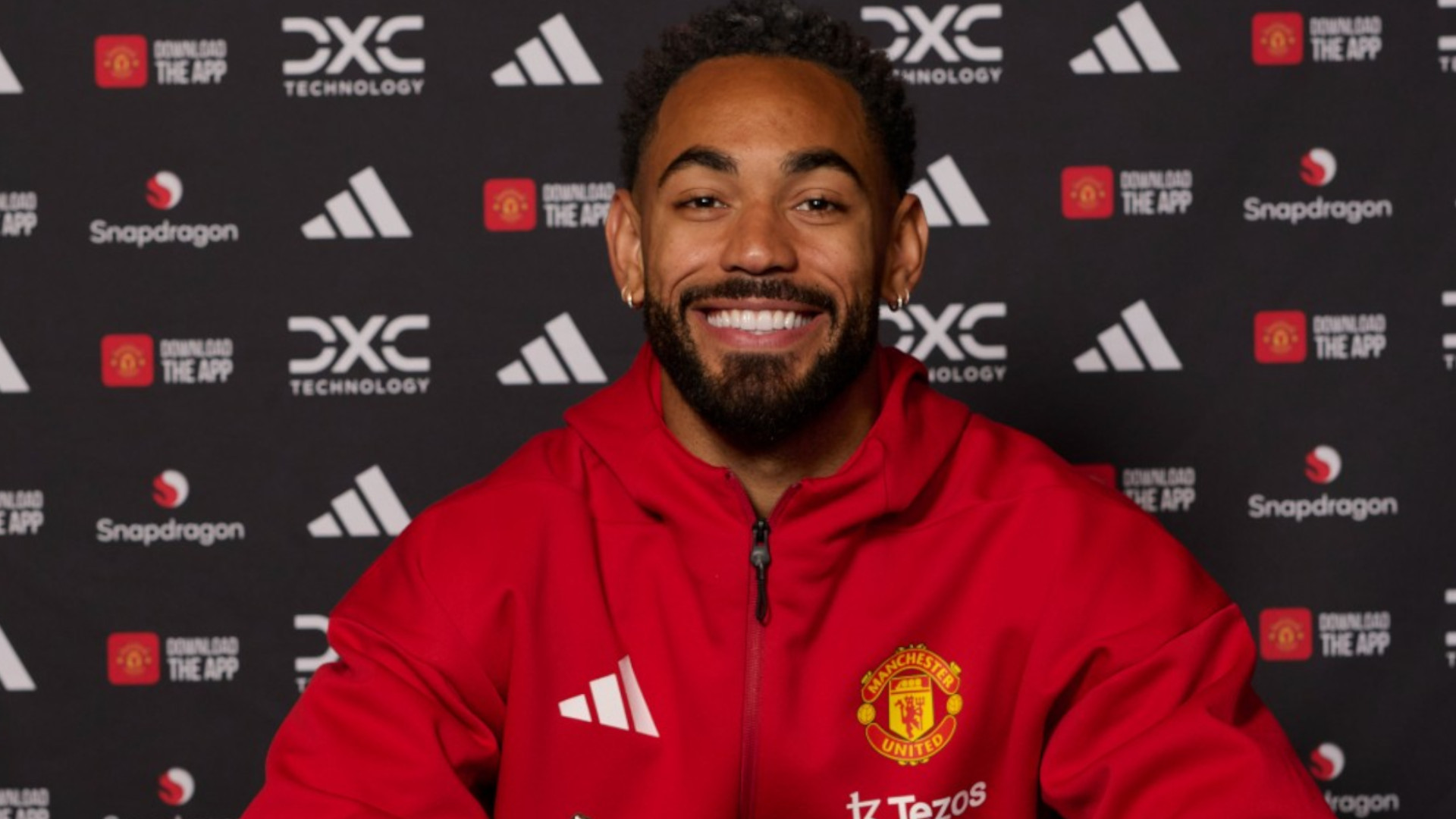 Manchester United skriver kontrakt med den brasilianske angriber Matheus Cunha for 62,5 millioner pund