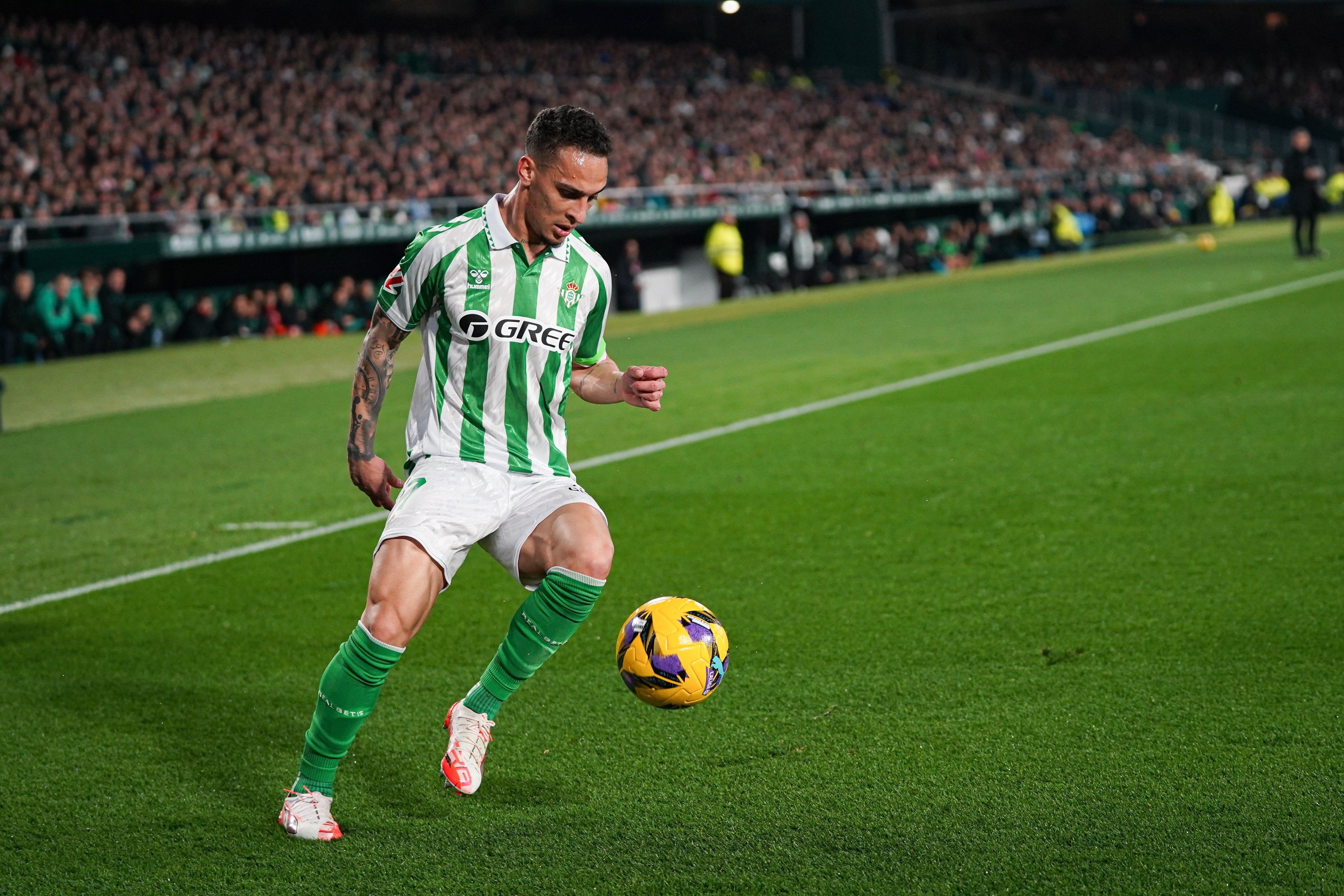 Betis sammenligner Antonys statistik med Vini Jr's: "Kun én klar Ballon d'Or-udfordrer"