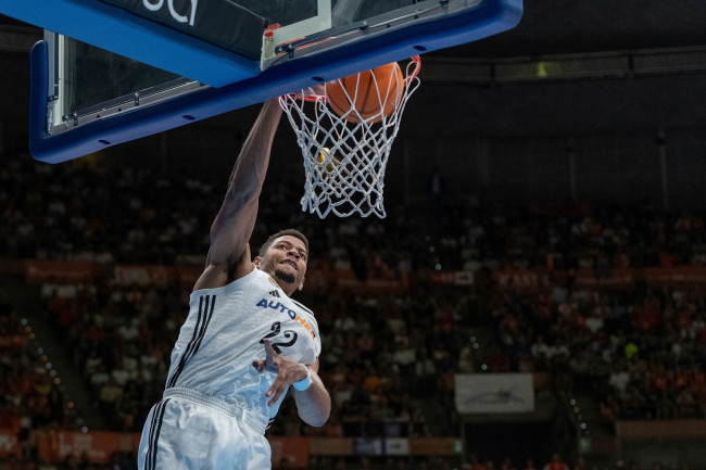 Real Madrid mister topforsvareren Edy Tavares for resten af Euroleague-playoff-pladserne