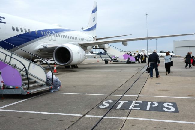 Storbritannien udsender advarsel om rejser til Israel efter israelske angreb på Iran