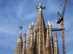 Se den spektakul&aelig;re Sagrada Familia Tower of Jesus-ceremoni, med en dronehyldest til Gaud&iacute;