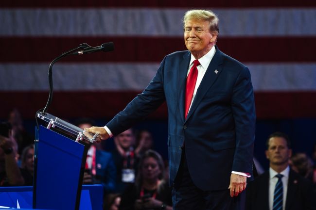 Trump åben for at bombe Iran igen på grund af atomproblemer