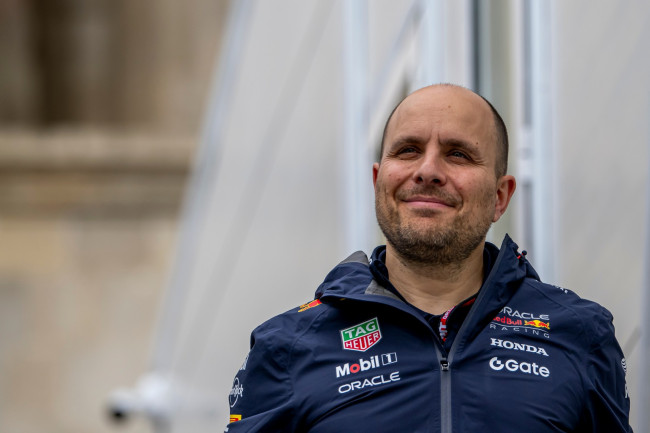 Max Verstappens raceingeniør og nære ven Gianpiero Lambiase forlader Red Bull for at slutte sig til McLaren
