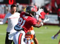 media/34/ex_nflsuperstarantonio_4723443t.jpg