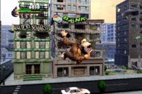 En abe angriber i Rampage