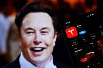 media/35/elonmusksecures_4723503t.jpg