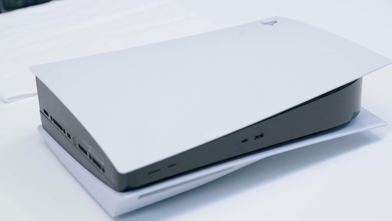 Nye PlayStation 5-æsker advarer angiveligt om planen om at droppe diske