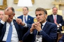 media/38/macronmerzdiscuss_4843843t.jpg