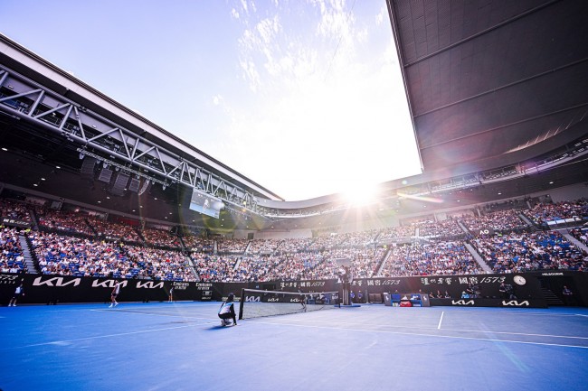 "Vi sætter barren godt for næste generation": De unge, der debuterer ved Australian Open