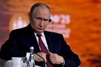 media/39/putinasksoligarchs_4853953t.jpg