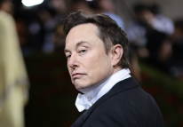 media/40/elonmusklashes_4754063t.png
