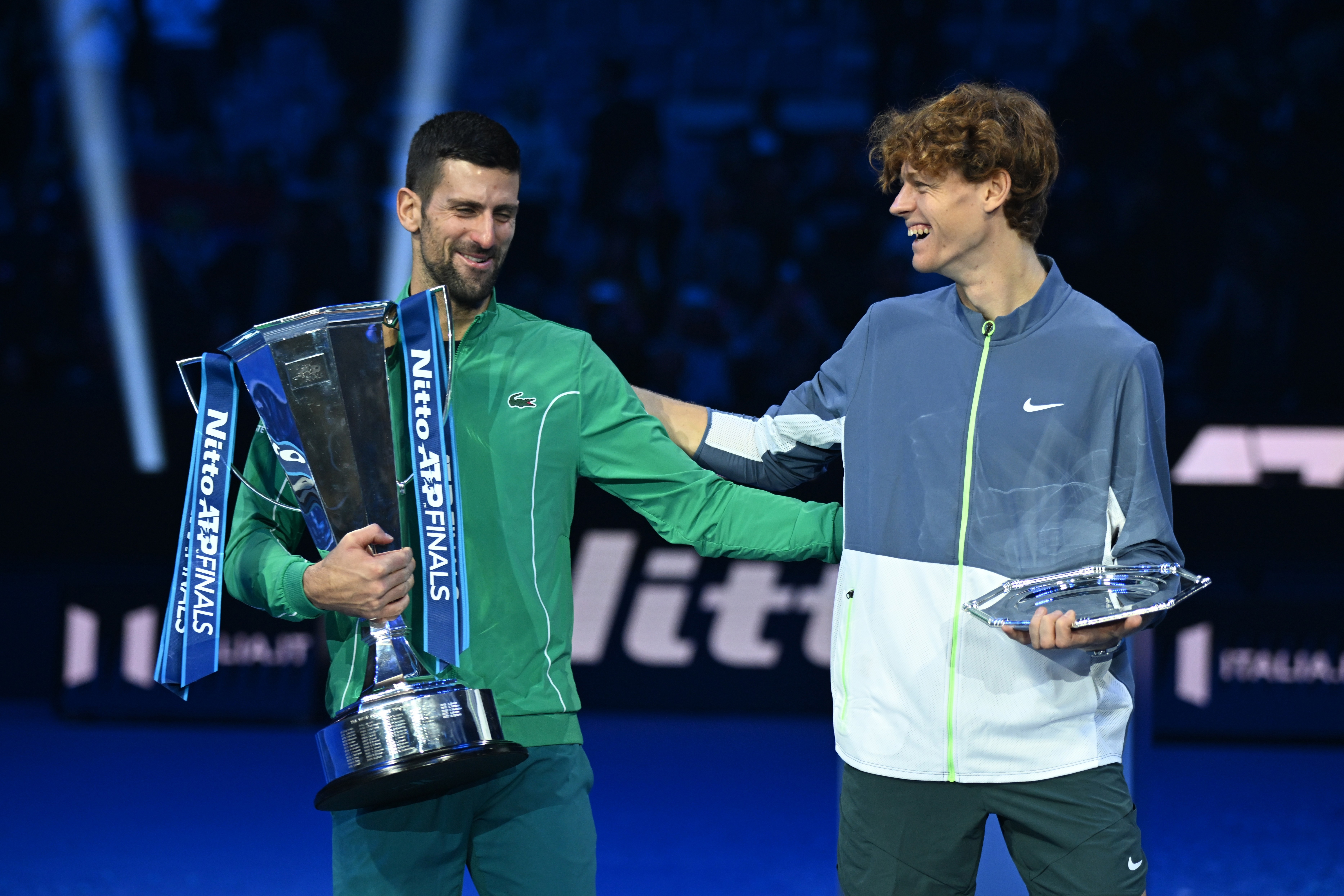 Novak Djokovic siger, at de fleste tennisspillere er utilfredse med Jannik Sinners beslutning