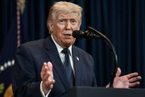 media/44/trumpcriticisesiran_4864493t.jpg