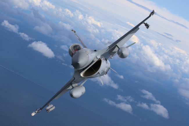 Tyrkiet udsender F-16 jagerfly og luftforsvar til det nordlige Cypern