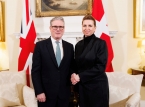 Starmer st&oslash;tter Mette Frederiksen efter Trump fornyer truslerne om Gr&oslash;nland: "Jeg st&aring;r sammen med hende"