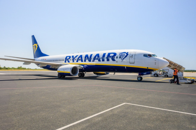 Manden var ved at blive suget ud gennem et vindue på et Ryanair-fly