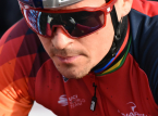 Tom Pidcock vinder f&oslash;rste etape mindre end en m&aring;ned efter at v&aelig;re faldet ned fra en kl&oslash;ft