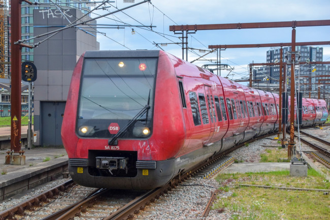 To tog kolliderer nord for København, hvilket efterlader 5 kritisk sårede