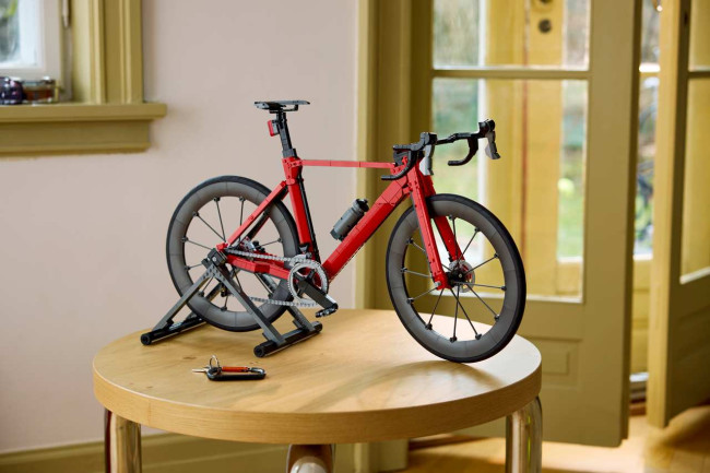 Lego annoncerer racercykelmodel med fungerende styre- og frihjulskørselsfunktioner