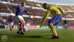 X05: EA viser X360-versionen af FIFA 06 frem