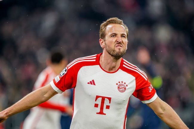 Bayern München scorer otte mål mod Wolfsburg og er 11 point foran i Bundesligaen