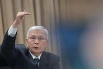 media/61/governorcentralbank_4946103t.jpg