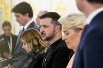 media/61/italysetextend_4746153t.jpg