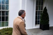 media/61/trumpenvoysarrive_4746133t.jpg