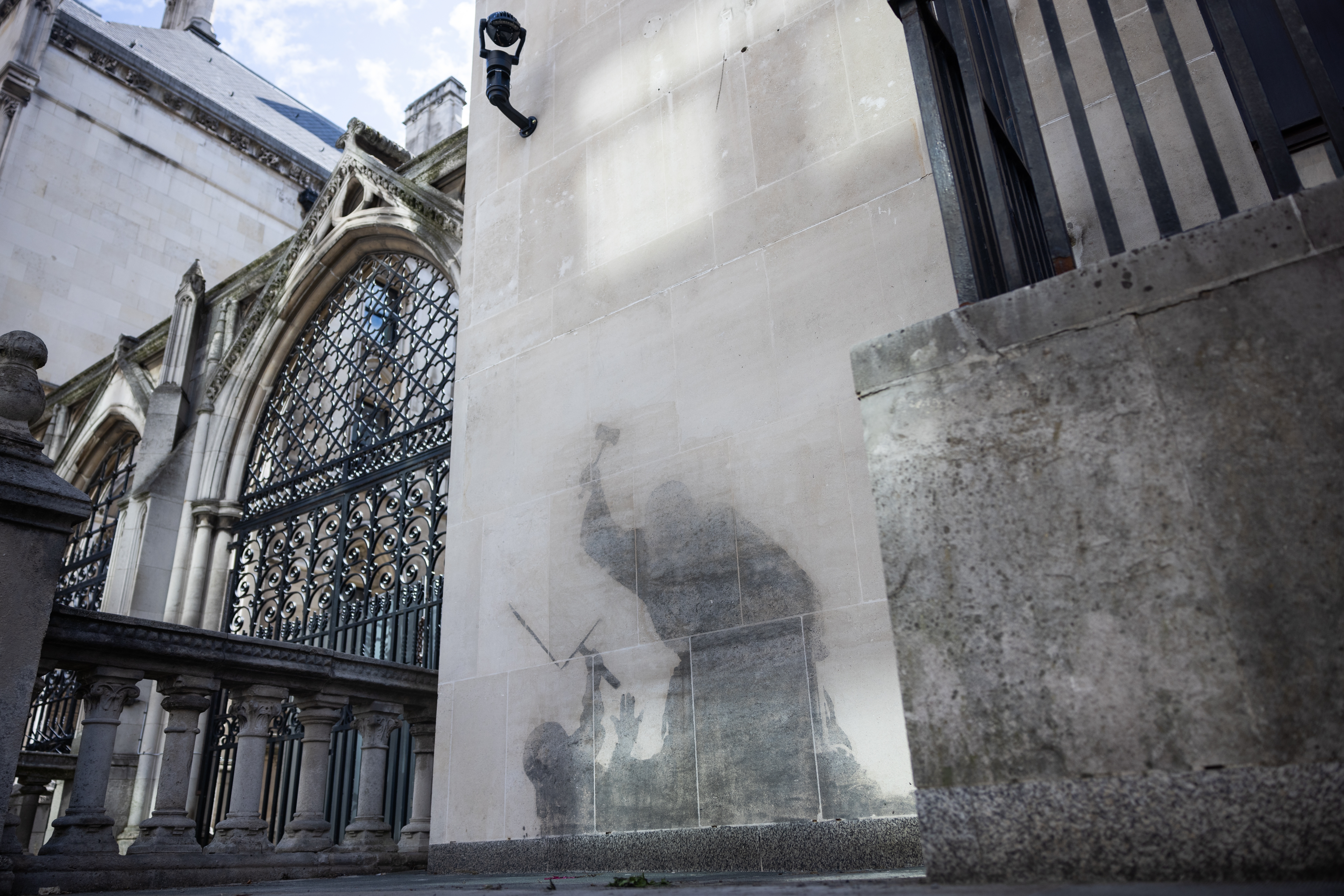 Fjernelsen af Banksy-kunstværker kostede angiveligt britiske skatteydere £150.000