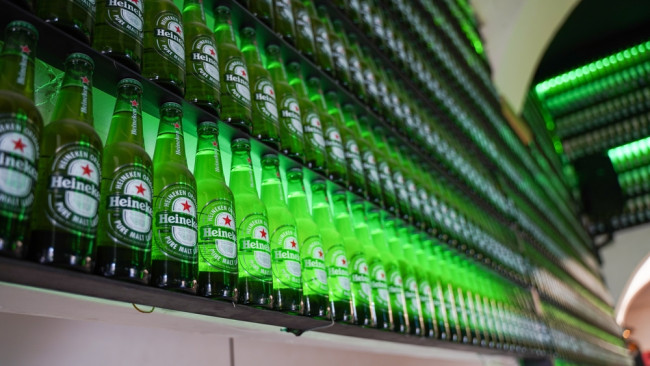 Heineken skærer 6.000 job ned efter faldende ølefterspørgsel