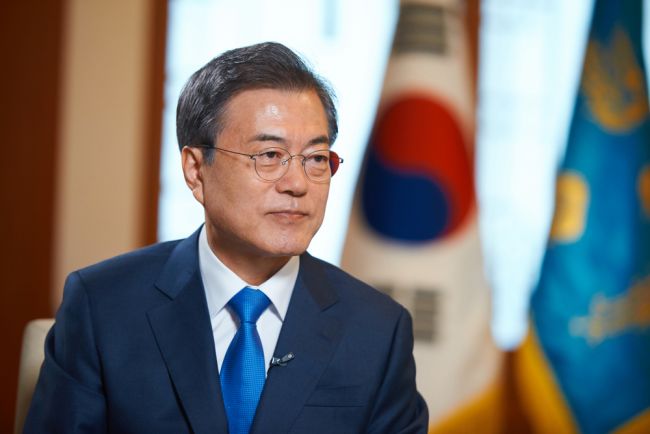 Sydkoreanske anklagere anklager den tidligere præsident Moon Jae-in for bestikkelse