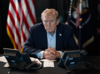 Pr&aelig;sident Donald Trump underskriver ordre om at begr&aelig;nse b&oslash;rnevacciner