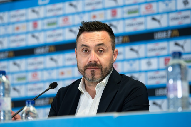 Marseilles manager Roberto De Zerbi forlader frivilligt sit job efter et 5-0 nederlag i Le Classsique