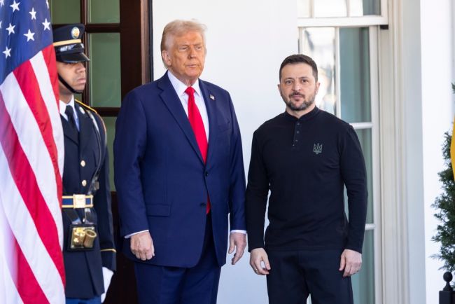 Trump beskylder Zelensky for at udvide konflikten i Ukraine om Krim