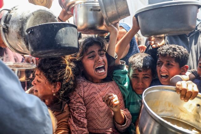 Israel genoptager Gaza-offensiven, da begrænset nødhjælp begynder