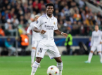 Real Madrid falder sammen: Fede Valverde bliver indlagt efter en sk&aelig;nderi med Aurelien Tchouameni