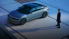 media/82/hondasonyafeela_4438203t.jpg