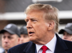 Pr&aelig;sident Donald Trump bekr&aelig;fter, at han skiftede fly efter Nato-topm&oslash;det p&aring; grund af en potentiel trussel