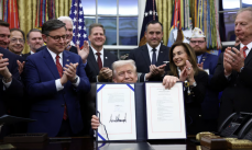 media/85/trumpsignsdeal_4728563t.png