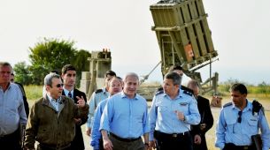 Israel angriber houthi-mål i Yemen, hvilket markerer det første angreb siden våbenhvileaftalen