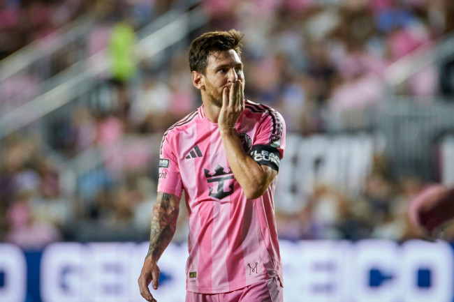 Leo Messi spiller for første gang siden sin fars død, men Inter Miami blev slået ud af League Cup