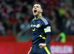 Skotlands kaptajn Andy Robertson l&aelig;ser et f&oslash;lelsesladet brev fra Rute Cardoso, Diogo Jotas kone