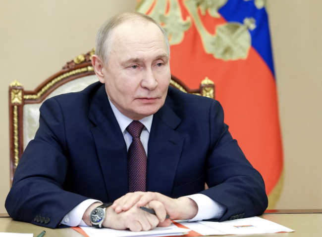 Putin trækker på skuldrene over Grønlandsstriden: "Jeg tror, de vil finde ud af det mellem sig"